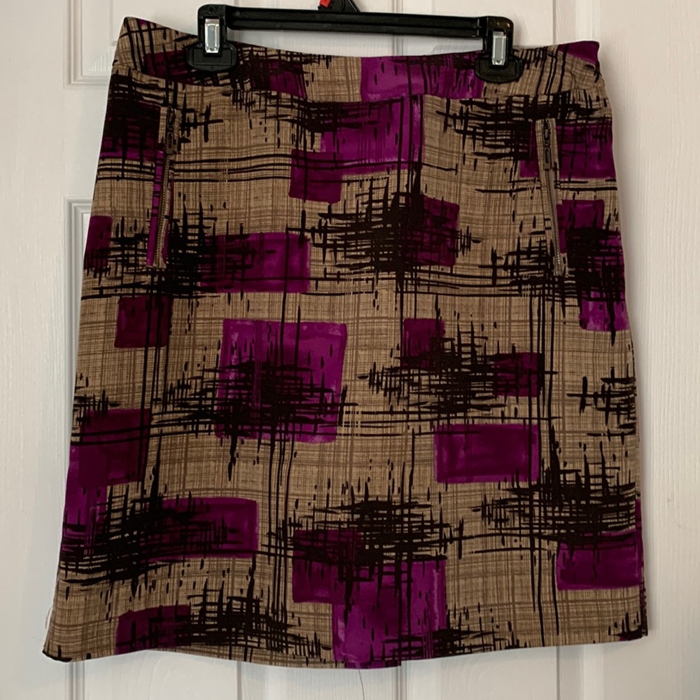 Merona fully-lined, knee-length skirt.